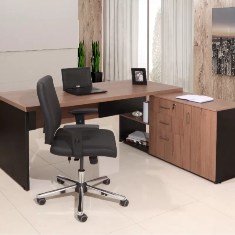 Mesa em L Pérola 1,80 x 1,50 x 0,75 m com Armário e Gaveteiro Embutidos – 40 mm – Minas Office